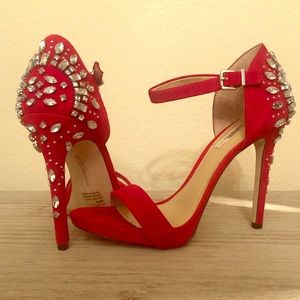💕HP💕 BCBG Generation Estelle Red heel